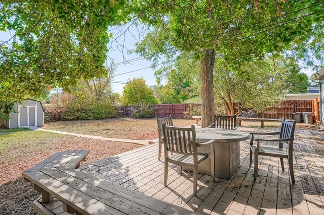 Building Photo - Charming Ranch Home with Spacious Yard and...