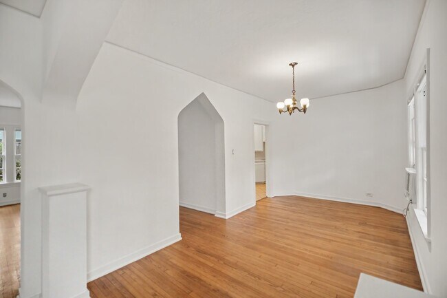 Building Photo - 4408 Yoakum Blvd