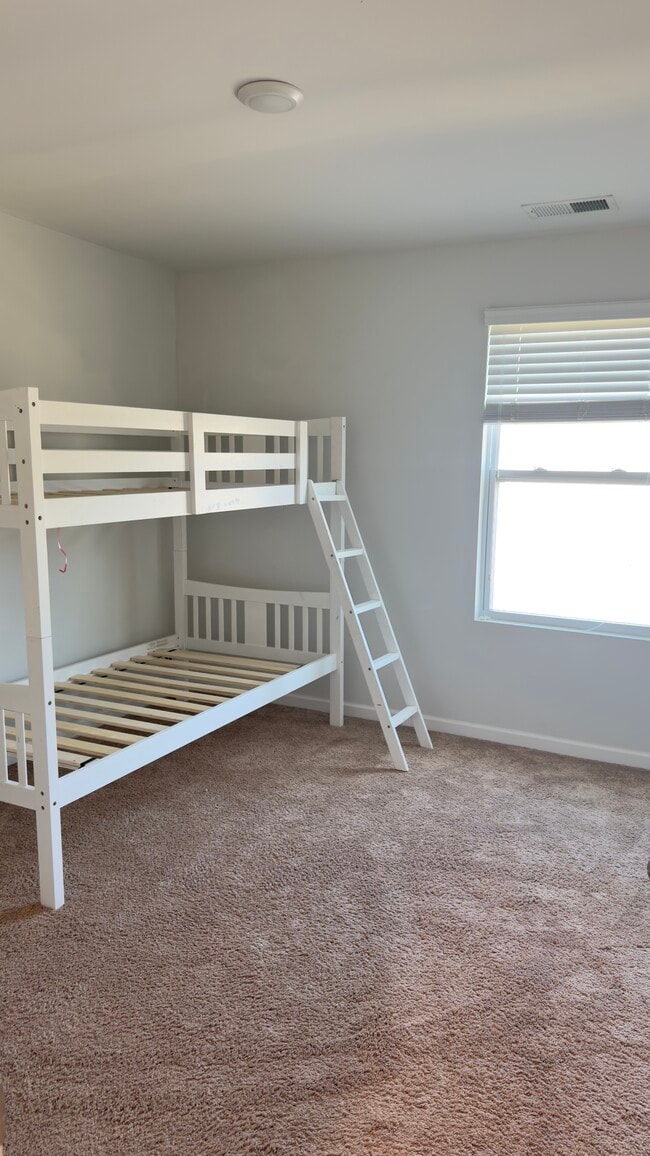 Building Photo - 809 Foxdale Dr