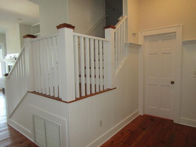 Building Photo - 703 Tradewind Ct