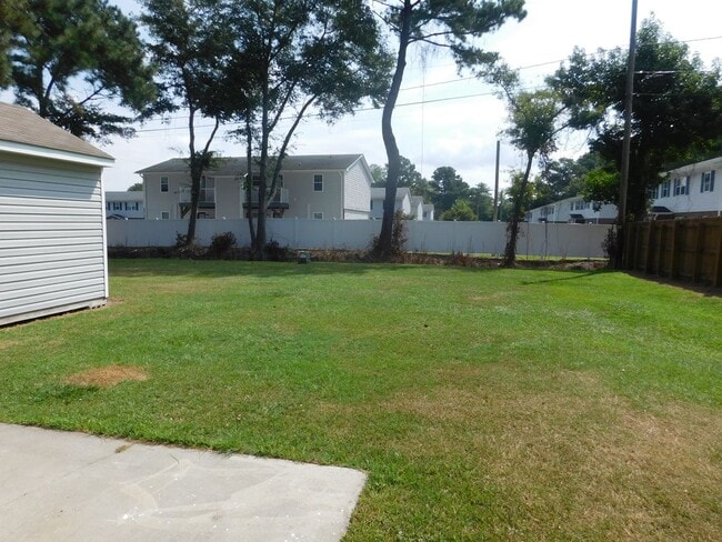 Building Photo - 1338 Hunters Rd