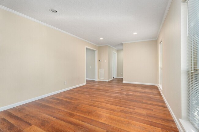 Building Photo - 20361 Fieldtree Dr