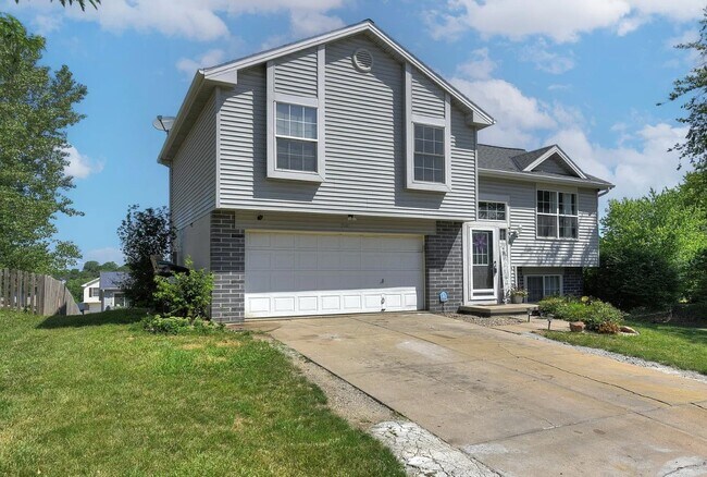 Building Photo - 7910 Redick Ave