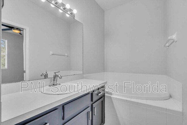 Building Photo - 3959 Yellowstone Cir