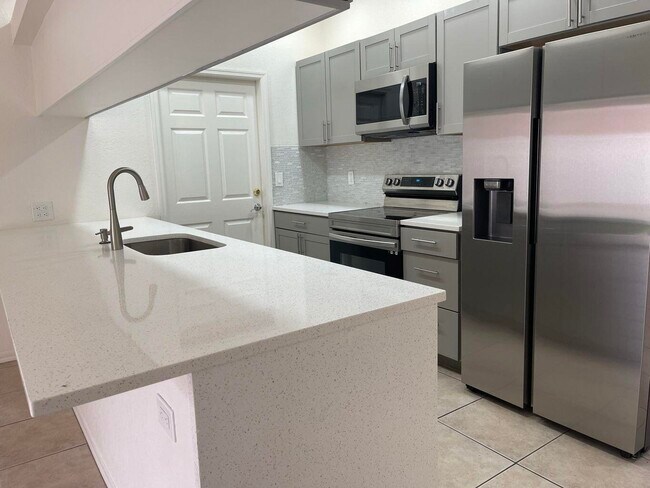Building Photo - 1084 Crassula Ct