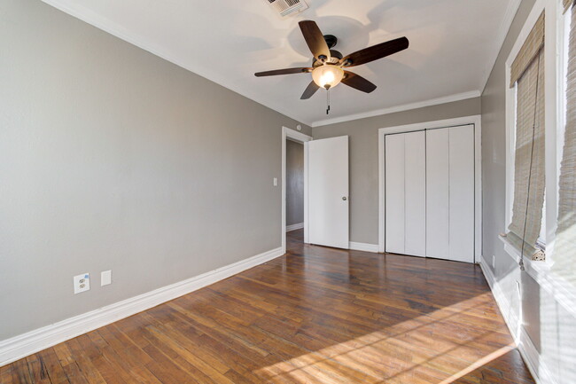 Building Photo - 916 Classen Blvd