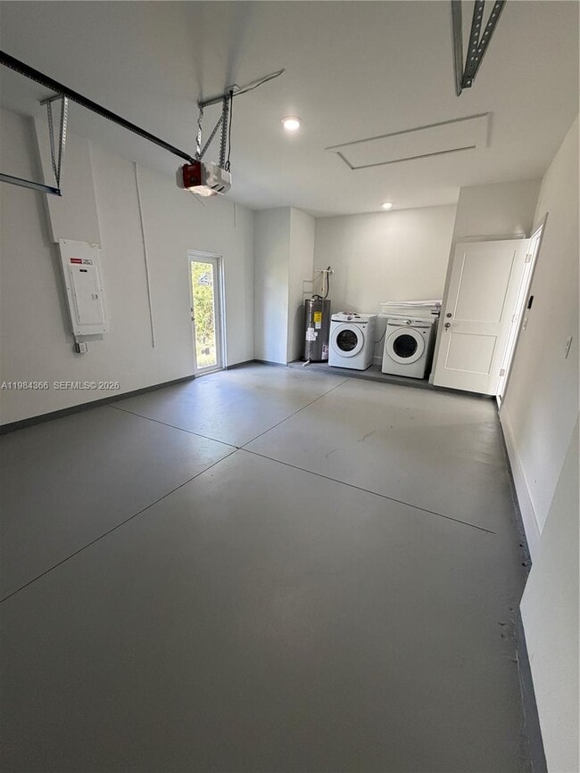 Building Photo - 721 Ivan Ave S