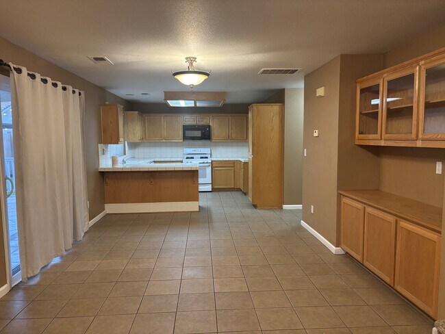 Building Photo - 2520 Arcadia Ct