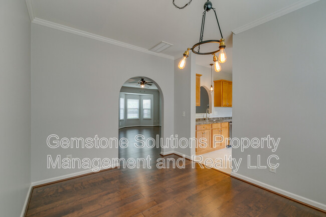 Building Photo - 1101 Downs Blvd