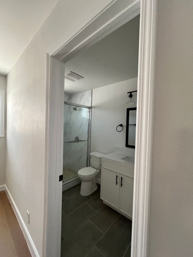 Building Photo - For Rent – Newly Remodeled 3 Bed / 2 Bath ...