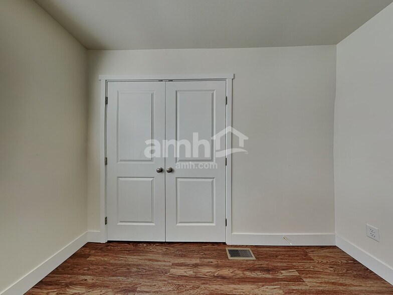 Building Photo - 19216 16th Ave Ct E