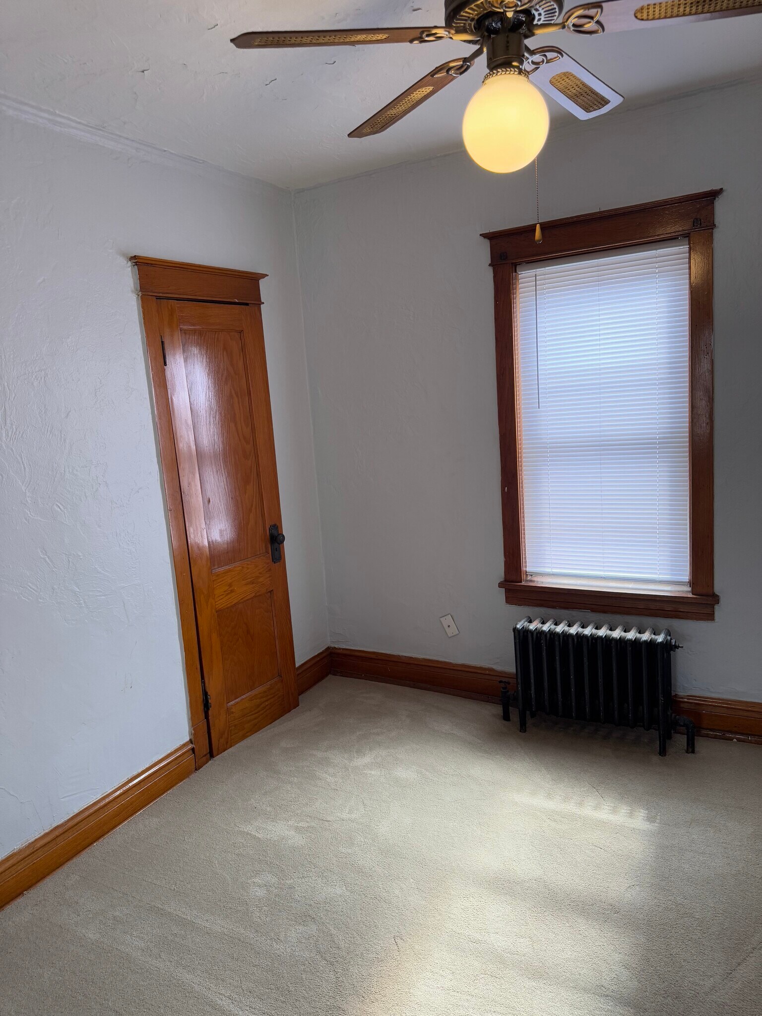 Master bedroom with brand new carpet and large closet. - 2346 122nd St