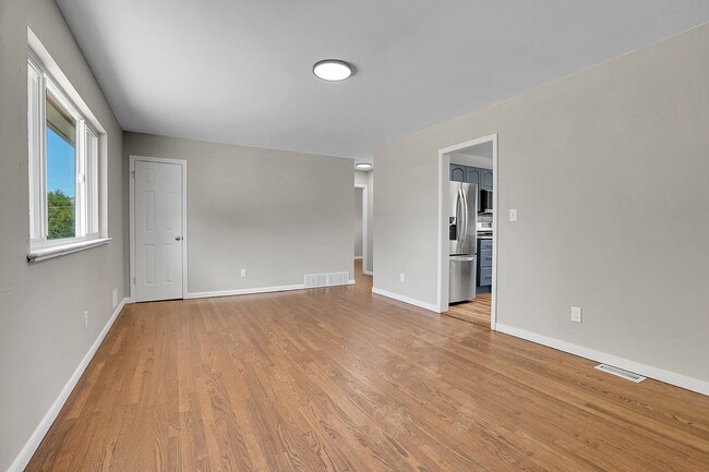 Building Photo - 4 bedroom, 2 bath Home in Golden