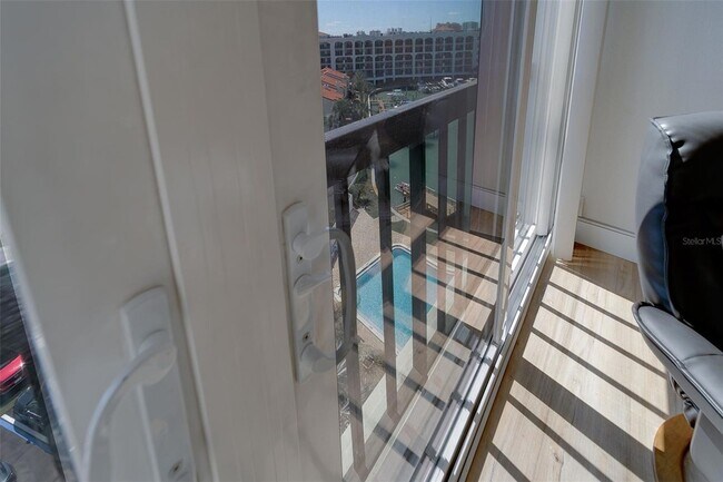Building Photo - 255 Dolphin Point