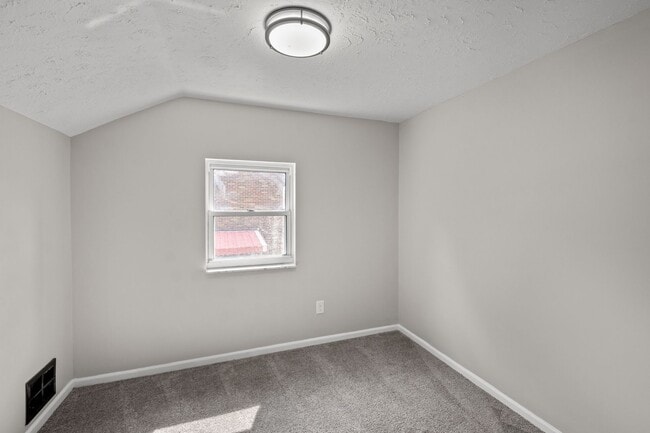Building Photo - Stunning 3 bedroom home in Penn Hills avai...