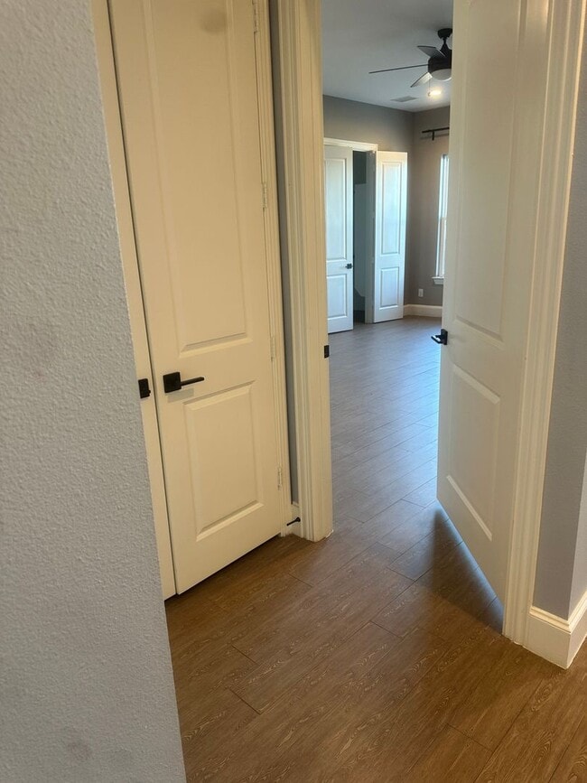 Building Photo - open concept 4bd - rent to own