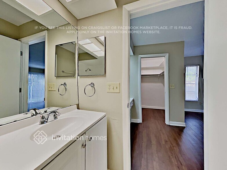 Building Photo - 2194 Lanai Ave