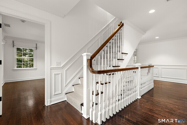 Building Photo - 93 Mansfield Ave