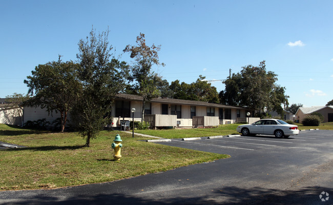 Building Photo - Oakwood Village