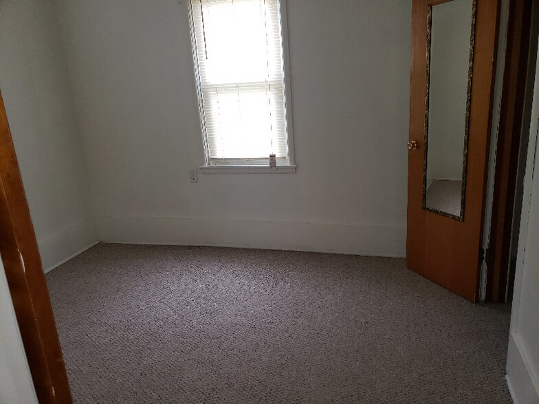 Building Photo - 208 Herbert Ave