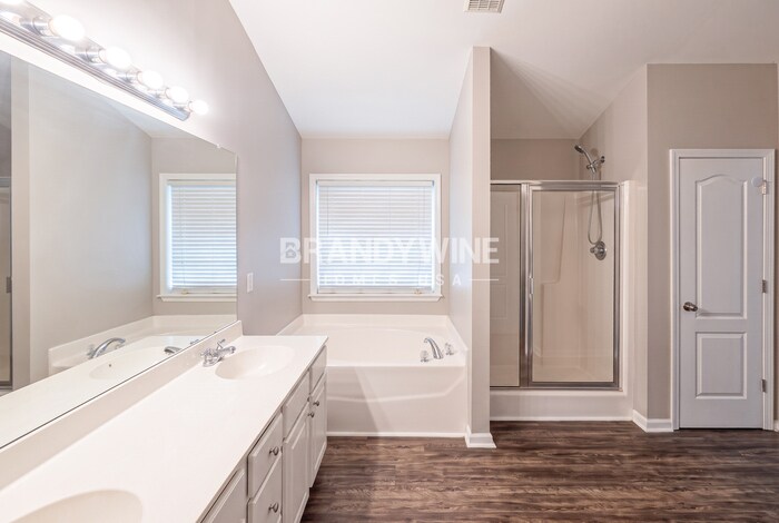 Building Photo - 5209 Lakerock Dr SW
