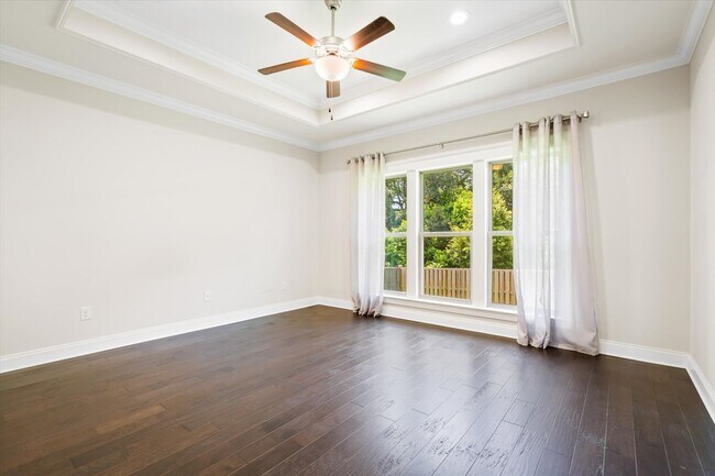 Building Photo - 774 Dunker Ave