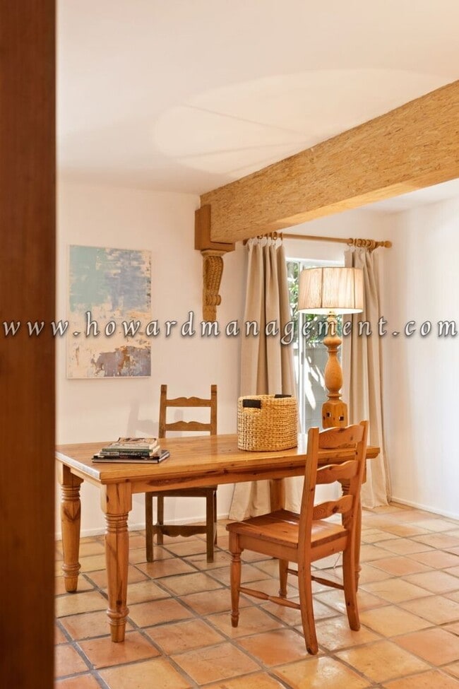 Building Photo - Stunning 5 Bedroom House in Santa Monica