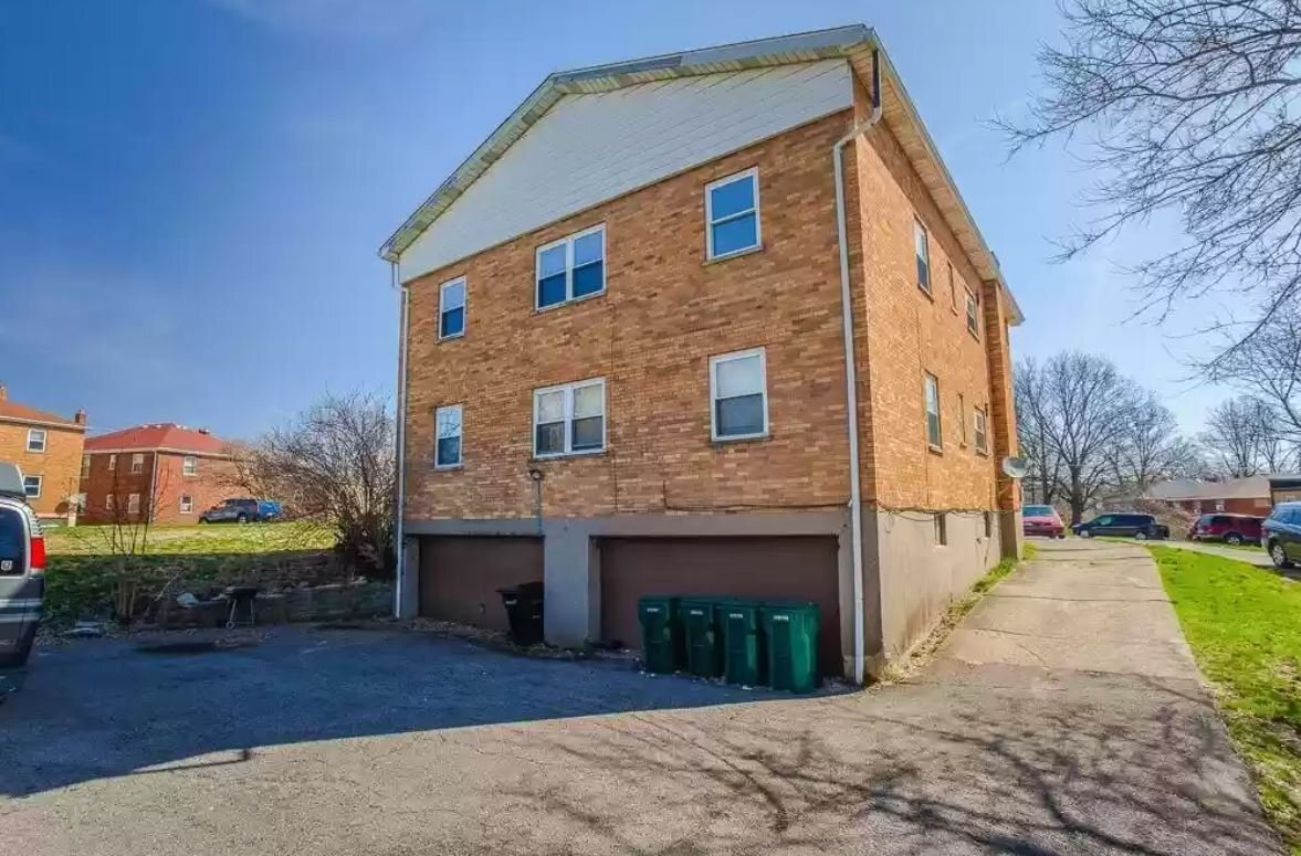 Building Photo - 843 Delehanty Ct