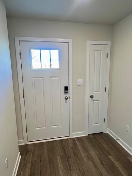 Building Photo - 7406 Calm Retreat Blvd