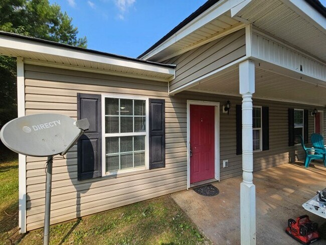 Building Photo - 3096 Mobley Bridge Rd