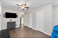 Building Photo - 6815 W 87th St