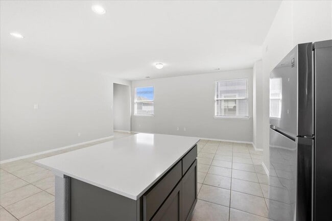 Building Photo - 252 Fabion St