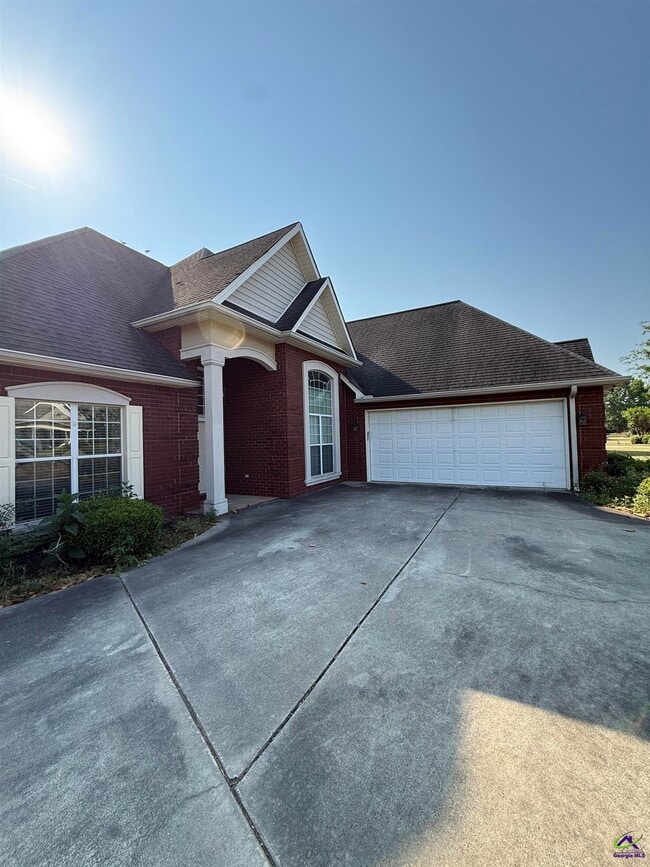 Building Photo - 136 Roseine Dr