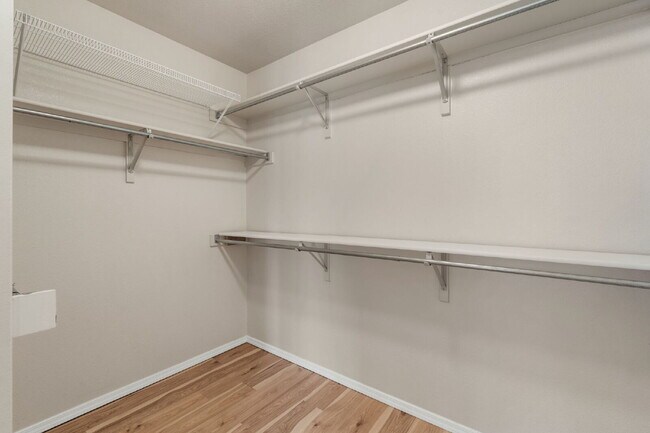 Building Photo - Spacious 4BR + Office Home in Pine Creek (...