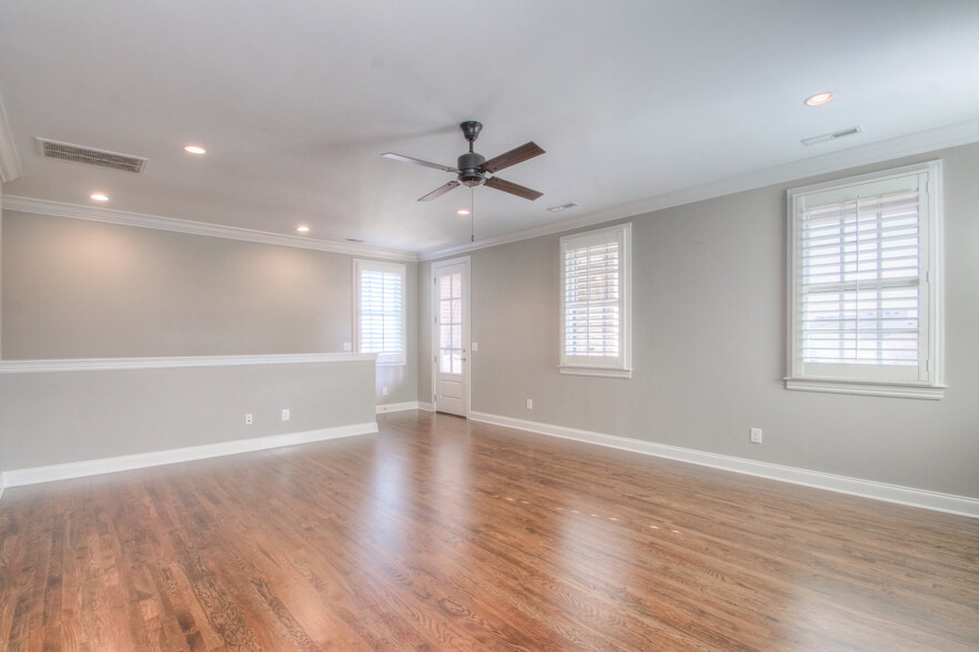 Building Photo - 9112 Keats St