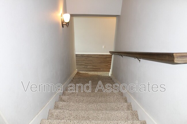Building Photo - 5007 SW Fieldstone Blvd