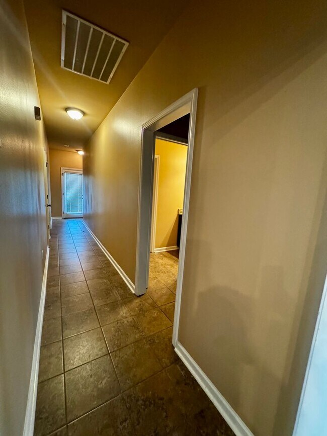 Building Photo - 3BD/2BA House for Lease in Magnolia Lakes - Close to LSU