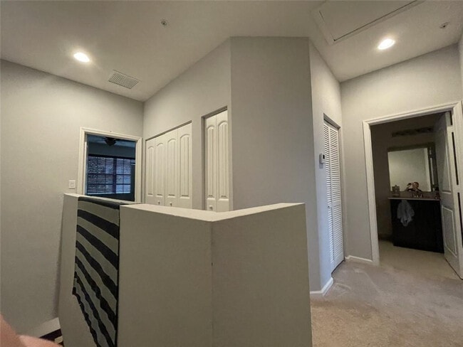 Building Photo - 724 SW 2nd Way