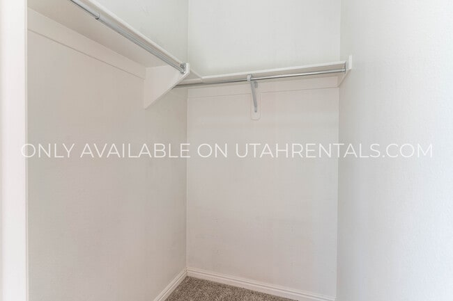 Building Photo - 1508 W 110 N