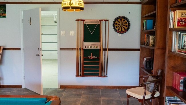 Building Photo - 1635 Royal Palm Dr S