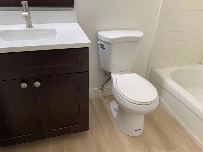 Building Photo - 1838 SE North Buttonwood Dr