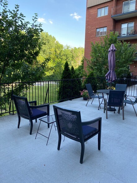 Building Photo - 129 Acacia Cir