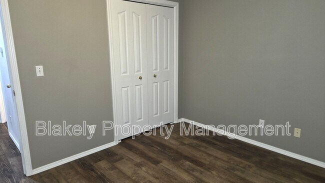 Building Photo - 2263 E Clarene St