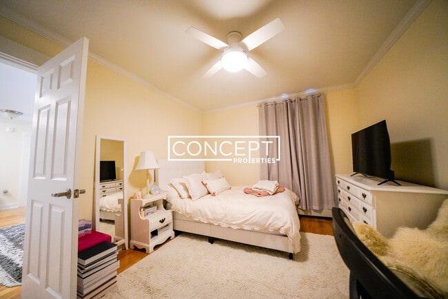 Building Photo - 219 Commonwealth Ave