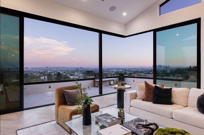 Building Photo - 7866 Fareholm Dr