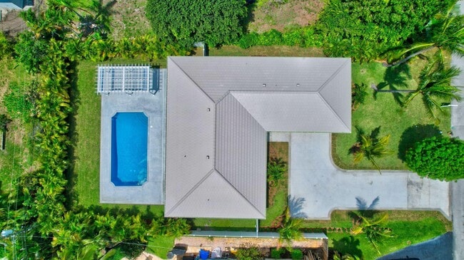 Building Photo - 530 NW 14th St