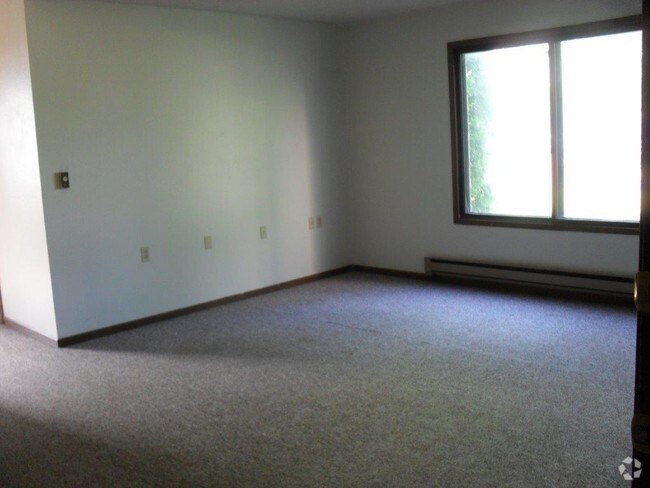 Living Room - Fairfield Park II Apartments