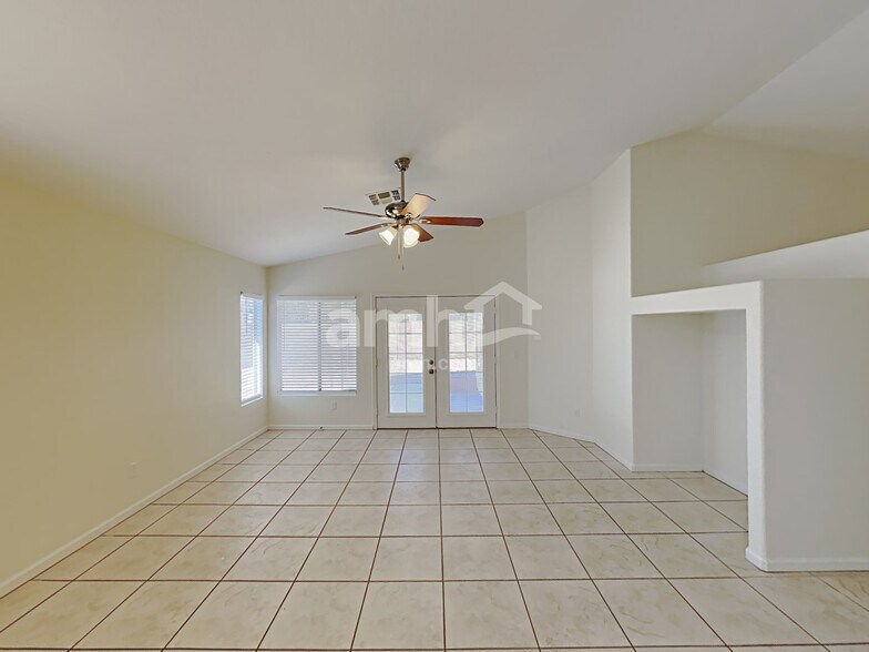 Building Photo - 9224 E Lobo Ave