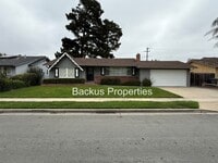 Building Photo - Wonderful three-bedroom home in South Sali...