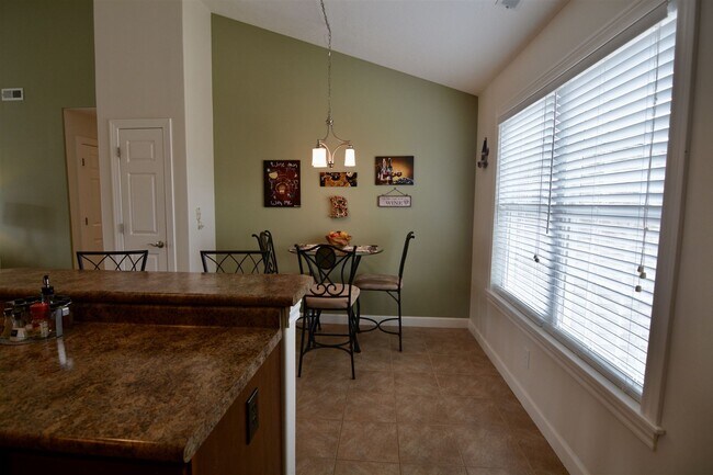 Building Photo - 12368 Bridgeview Dr N